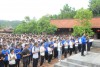Tân sinh viên Trường Đại học Sao Đỏ dâng hương tại đền thờ  Thầy giáo Chu Văn An và nữ Tiến sĩ Nguyễn Thị Duệ