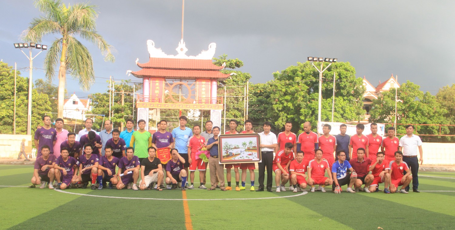 Tổ chức giao hữu bóng đá giữa FC CBGV trường Đại học Sao đỏ và Clb bóng đá khối Trường THPT Lục Nam Bắc Giang