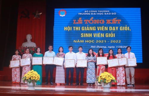 Tổng kết Hội thi giảng viên dạy giỏi, sinh viên giỏi năm học 2021-2022