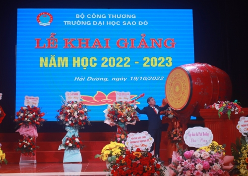 Trường Đại học Sao Đỏ tưng bừng khai giảng năm học 2022-2023