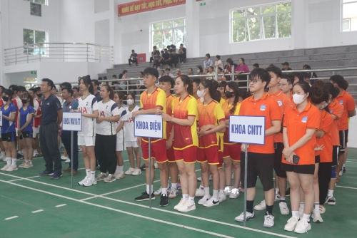 Khai mạc Giải bóng chuyền hơi sinh viên Trường Đại học Sao Đỏ