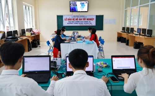 Trường Đại học Sao Đỏ tổ chức Lễ bảo vệ đồ án tốt nghiệp cho sinh viên Đại học chính quy khóa 10