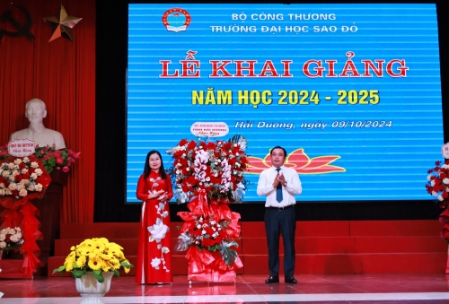 Trường Đại học Sao Đỏ tưng bừng khai giảng năm học 2024-2025