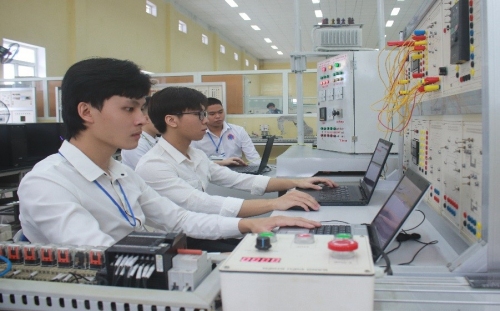 NGÀNH CÔNG NGHỆ KỸ THUẬT ĐIỆN, ĐIỆN TỬ