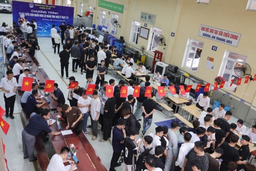 Khoa Ô tô tăng cường hợp tác với doanh nghiệp trong đào tạo và xúc tiến việc làm cho sinh viên