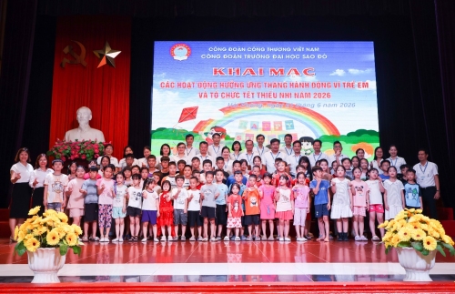 Trường Đại học Sao Đỏ tiếp tục chăm lo đời sống vật chất, tinh thần cho con viên chức, người lao động