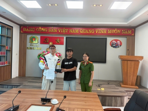 Lan tỏa hành động đẹp của sinh viên Trường Đại học Sao Đỏ: Nhặt được của rơi – Trả lại người đánh mất