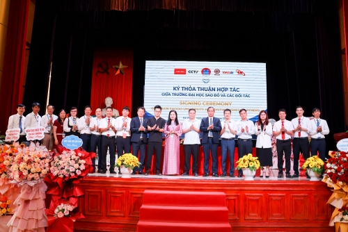 Trường ĐH Sao Đỏ kết nối doanh nghiệp, khơi dậy tiềm năng và tinh thần khởi nghiệp của sinh viên