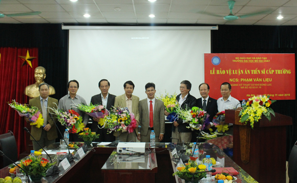 Nghiên cứu sinh Phạm Văn Liệu bảo vệ thành công luận án tiến sĩ ngành Kỹ thuật cơ khí động lực