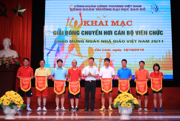 Khai mạc giải bóng chuyền hơi chào mừng ngày Nhà giáo Việt Nam 20/11/2019