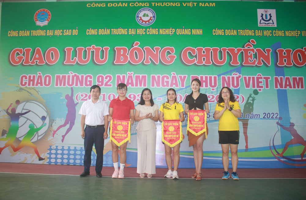 Giao lưu thể thao – văn hóa văn nghệ giữa Trường Đại học Sao Đỏ với Trường Đại học Công nghiệp Việt Trì và Trường Đại học Công nghiệp Quảng Ninh