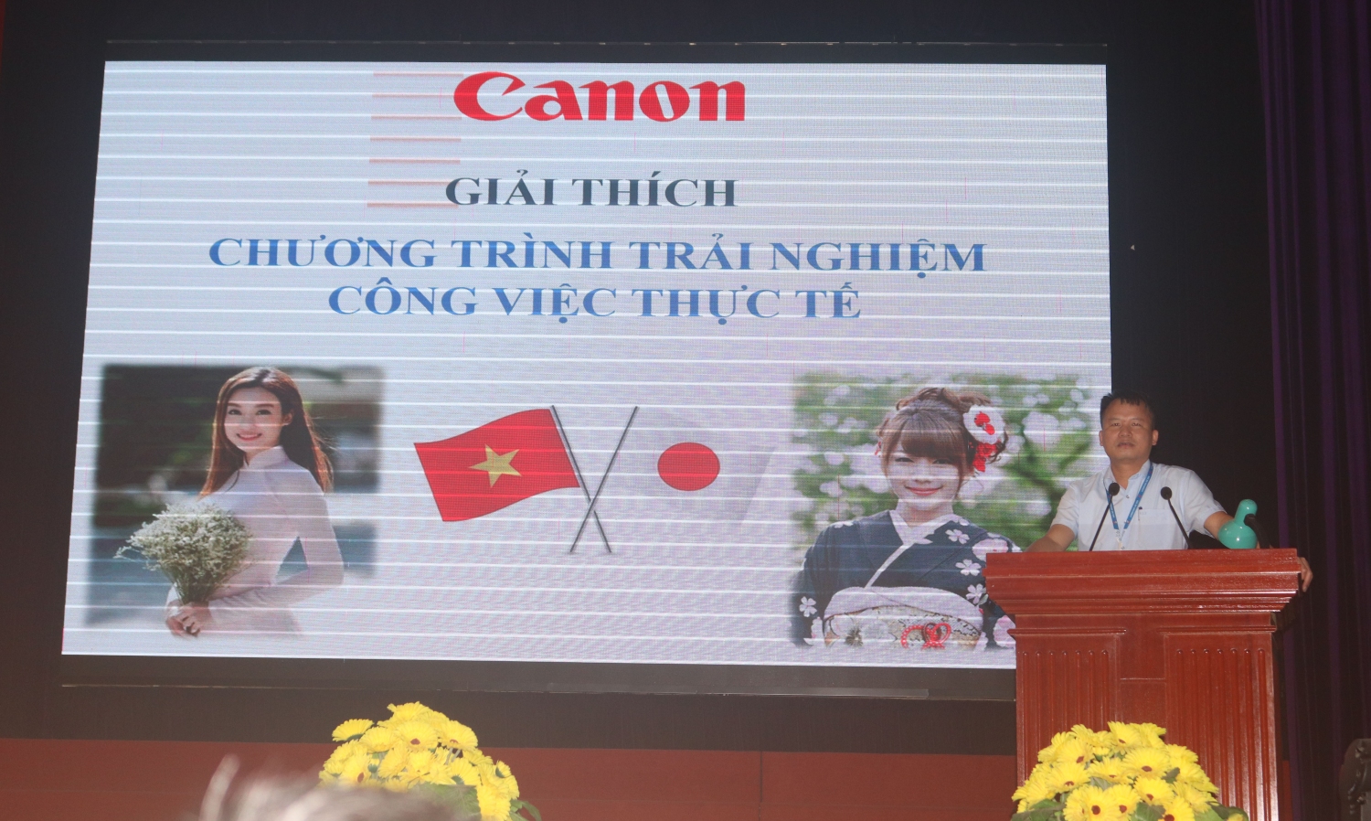 Sinh viên khoa Điện thực hiện chương trình thực tập tại Công ty Canon Việt Nam