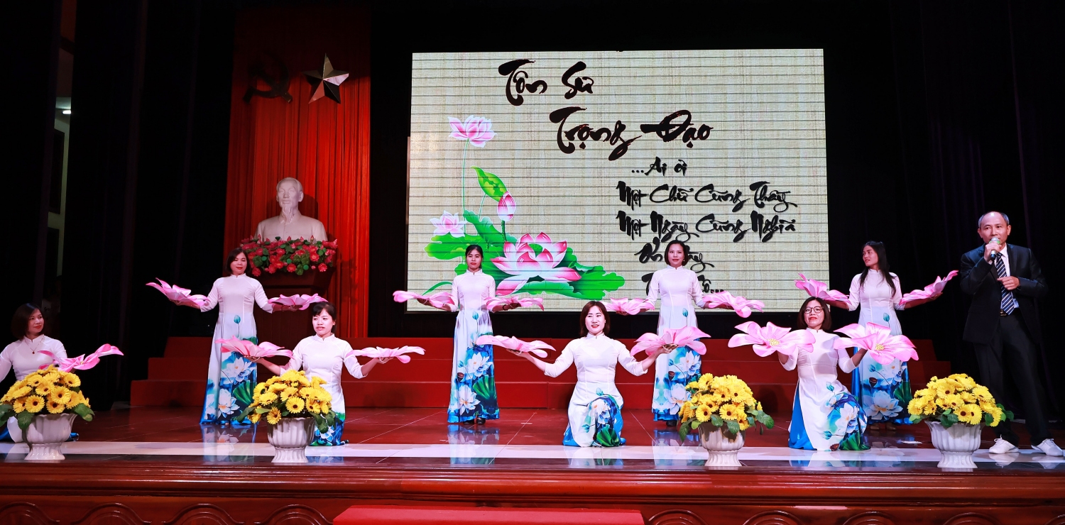 Hội diễn “Vũ điệu sắc màu SDU” chào mừng kỷ niệm 41 năm ngày Nhà giáo Việt Nam (20/11/1982 – 20/11/2023)