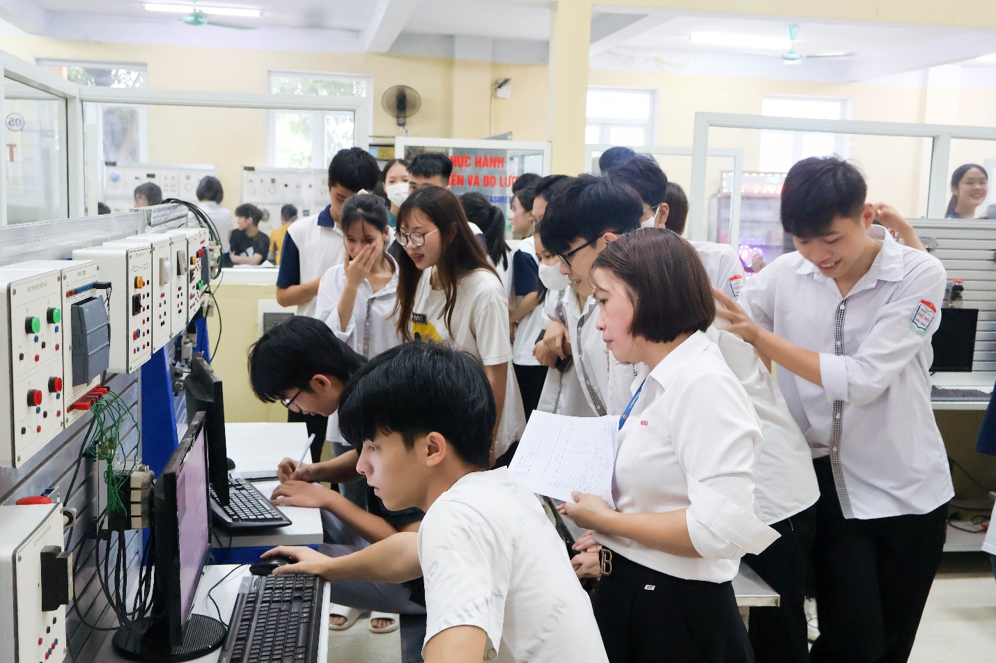 Trường Đại học Sao Đỏ công bố ngưỡng đảm bảo chất lượng đầu vào (điểm nhận hồ sơ xét tuyển) Đại học chính quy theo kết quả thi tốt nghiệp THPT năm 2024