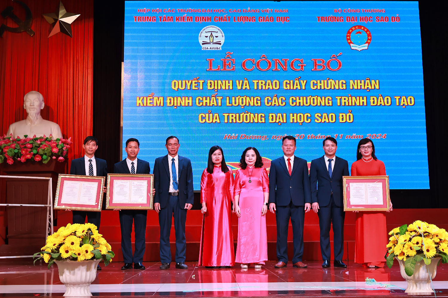 Trường Đại học Sao Đỏ long trọng tổ chức Lễ công bố Quyết định và trao giấy chứng nhận kiểm định chất lượng 03 chương trình đào tạo trình độ đại học