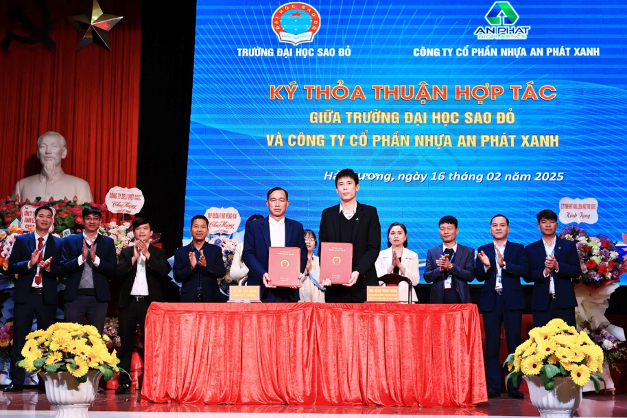 Trường Đại học Sao Đỏ tăng cường hợp tác doanh nghiệp – mở rộng cơ hội việc làm cho sinh viên sau khi tốt nghiệp