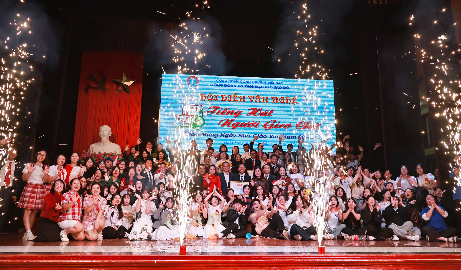 Hội diễn văn nghệ “Tiếng hát người gieo chữ” chào mừng kỷ niệm 43 năm ngày Nhà giáo Việt Nam (20/11/1982 – 20/11/2025)