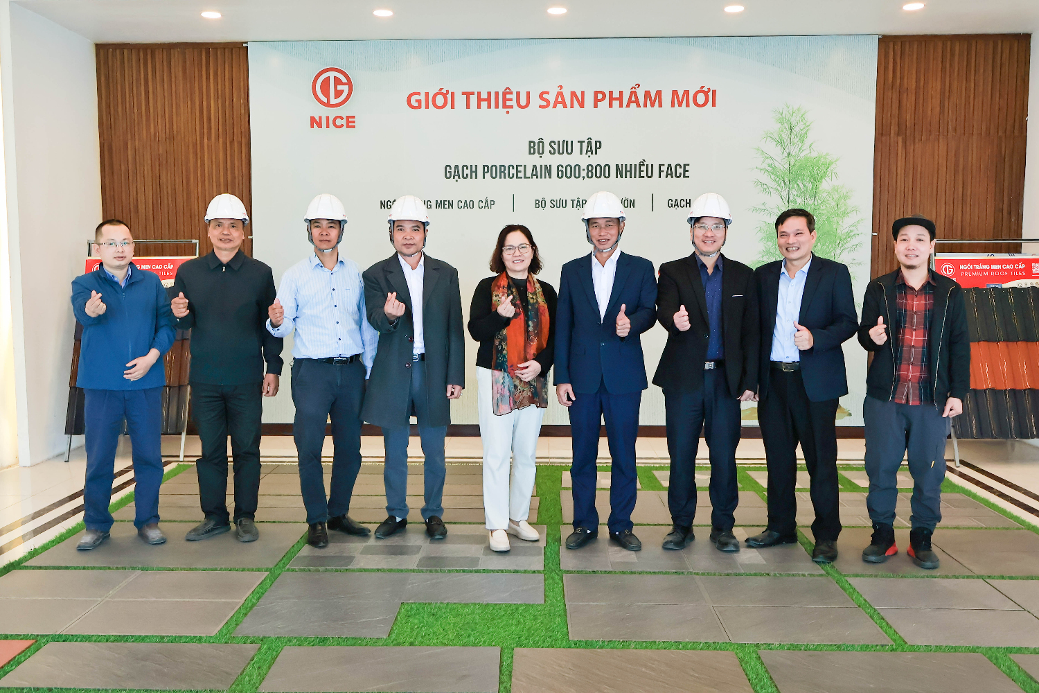 Lãnh đạo Trường Đại học Sao Đỏ thăm và làm việc tại Công ty TNHH Nice Ceramic