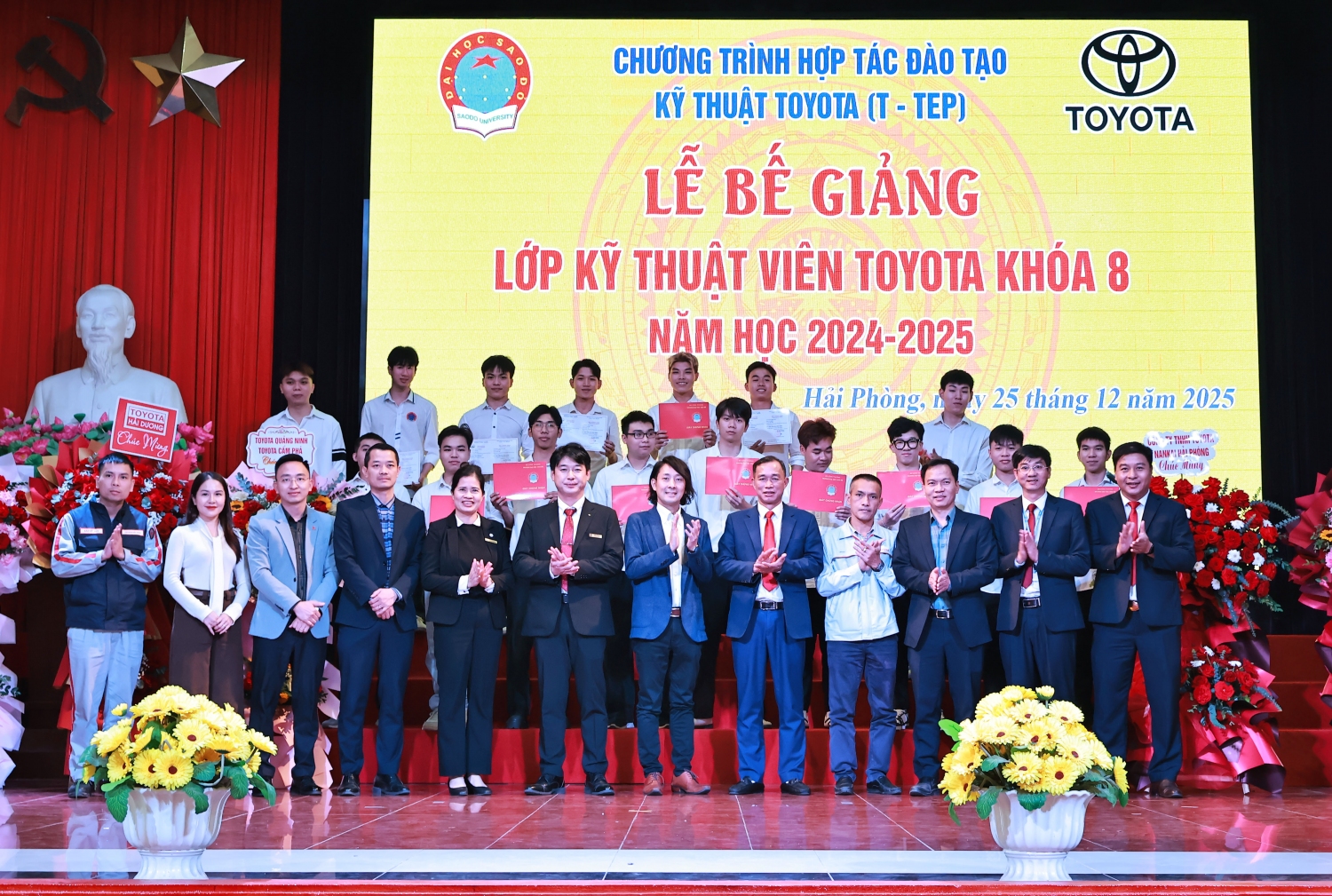 Lễ bế giảng kỹ thuật viên Toyota khóa 8, khai giảng kỹ thuật viên Toyota khóa 9 và trao học bổng Toyota năm 2025