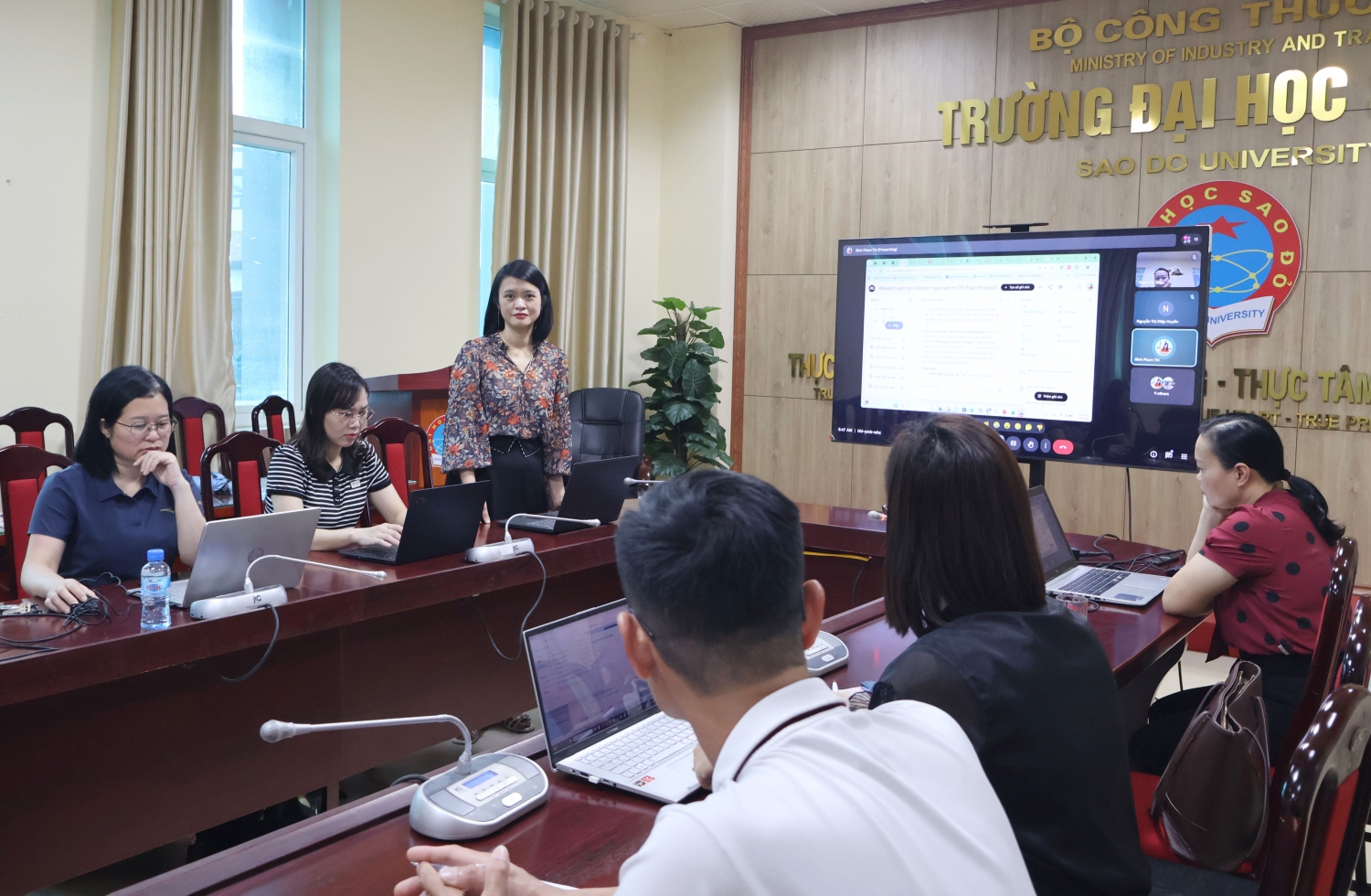 Khoa Luật và Giáo dục đại cương tổ chức bồi dưỡng giảng viên năm học 2025-2026