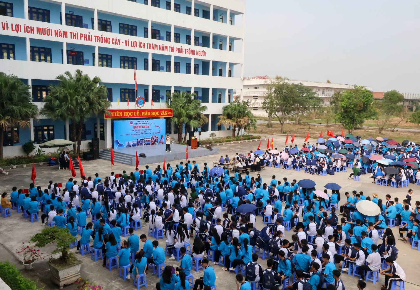 Trường THPT Nguyễn Thị Duệ lan tỏa mô hình “Trường học hạnh phúc” qua chương trình ngoại khóa ý nghĩa