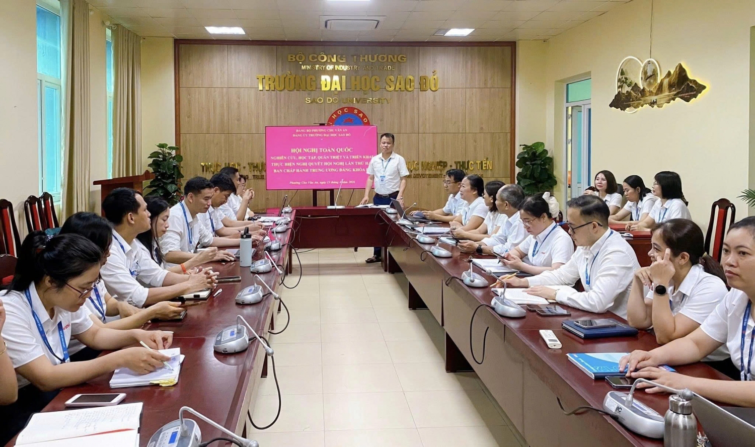Không ngừng chấn chỉnh lề lối làm việc, nâng cao hiệu quả hoạt động của hệ thống chính trị theo Kết luận số 226-KL/TW ngày 11/12/2025 của Ban Bí thư