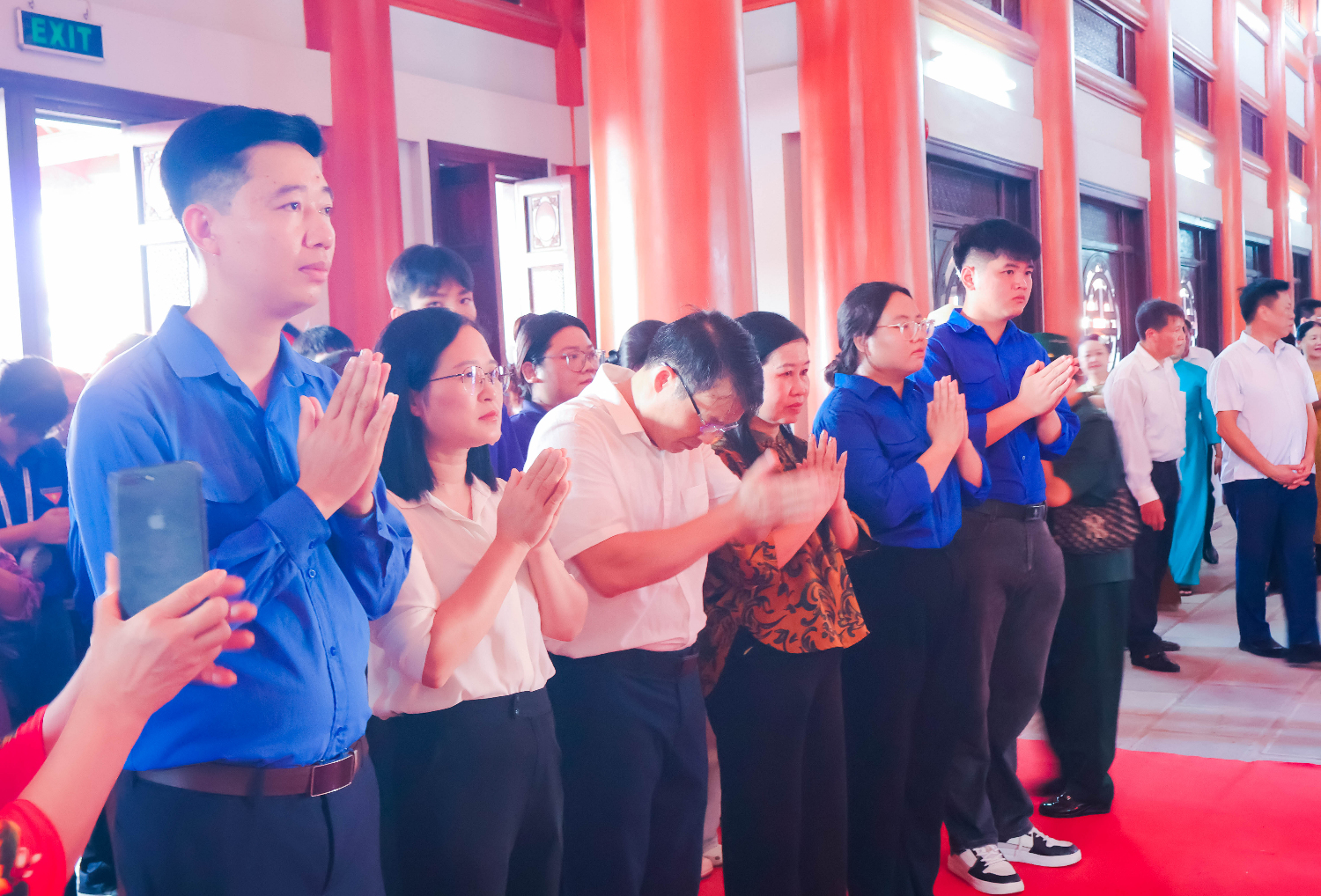 UỐNG NƯỚC NHỚ NGUỒN – TRƯỜNG ĐẠI HỌC SAO ĐỎ THÀNH KÍNH DÂNG HƯƠNG, TRI ÂN CÁC ANH HÙNG LIỆT SĨ VÀ MẸ VIỆT NAM ANH HÙNG