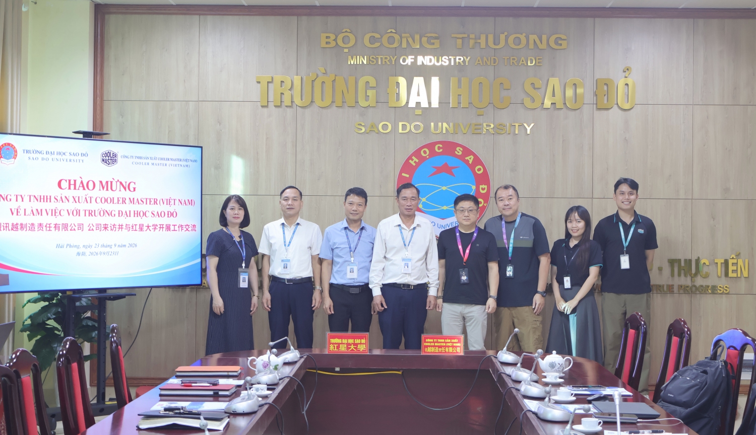 Lãnh đạo Trường Đại học Sao Đỏ làm việc với Công ty TNHH sản xuất Cooler Maste (Việt Nam) – Mở rộng cơ hội việc làm cho sinh viên