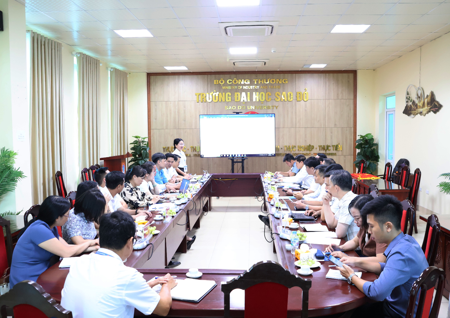 Khối thi đua các trường đại học thành phố Hải Phòng tổ chức Hội nghị triển khai hoạt động năm học 2026-2027 và trao thưởng năm học 2025-2026