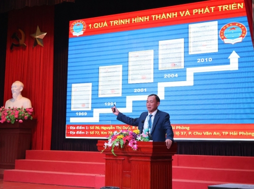 Sôi nổi buổi học đầu tiên Tuần sinh hoạt công dân - sinh viên đầu khóa