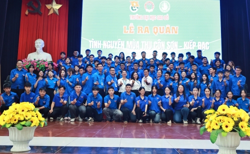 Sinh viên Trường Đại học Sao Đỏ ra quân tình nguyện phục vụ Lễ hội mùa thu Côn Sơn - Kiếp Bạc năm 2025