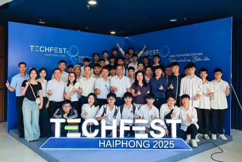 Cán bộ giảng viên, sinh viên Trường Đại học Sao Đỏ tham dự Khai mạc Techfest HaiPhong 2025