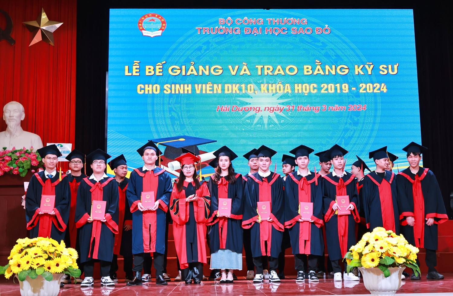 Trường Đại học Sao Đỏ long trọng tổ chức Lễ bế giảng và trao bằng kỹ sư cho sinh viên Đại học chính quy khóa 10, khóa học 2019-2024