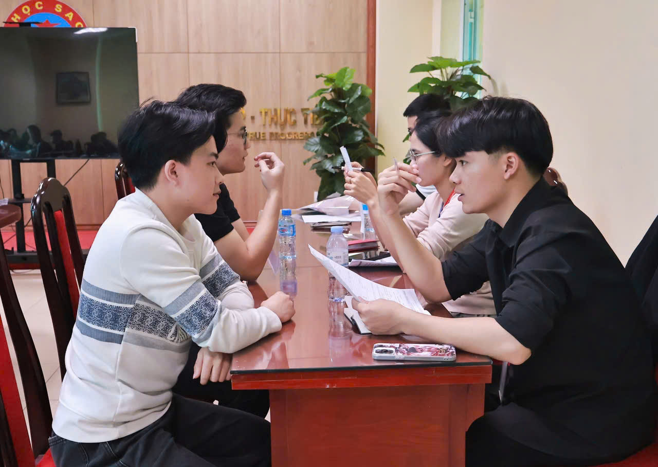 Tập đoàn Hồng Hải phỏng vấn tuyển dụng cán bộ chuyên ban, cán bộ nguồn tại Trường Đại học Sao Đỏ
