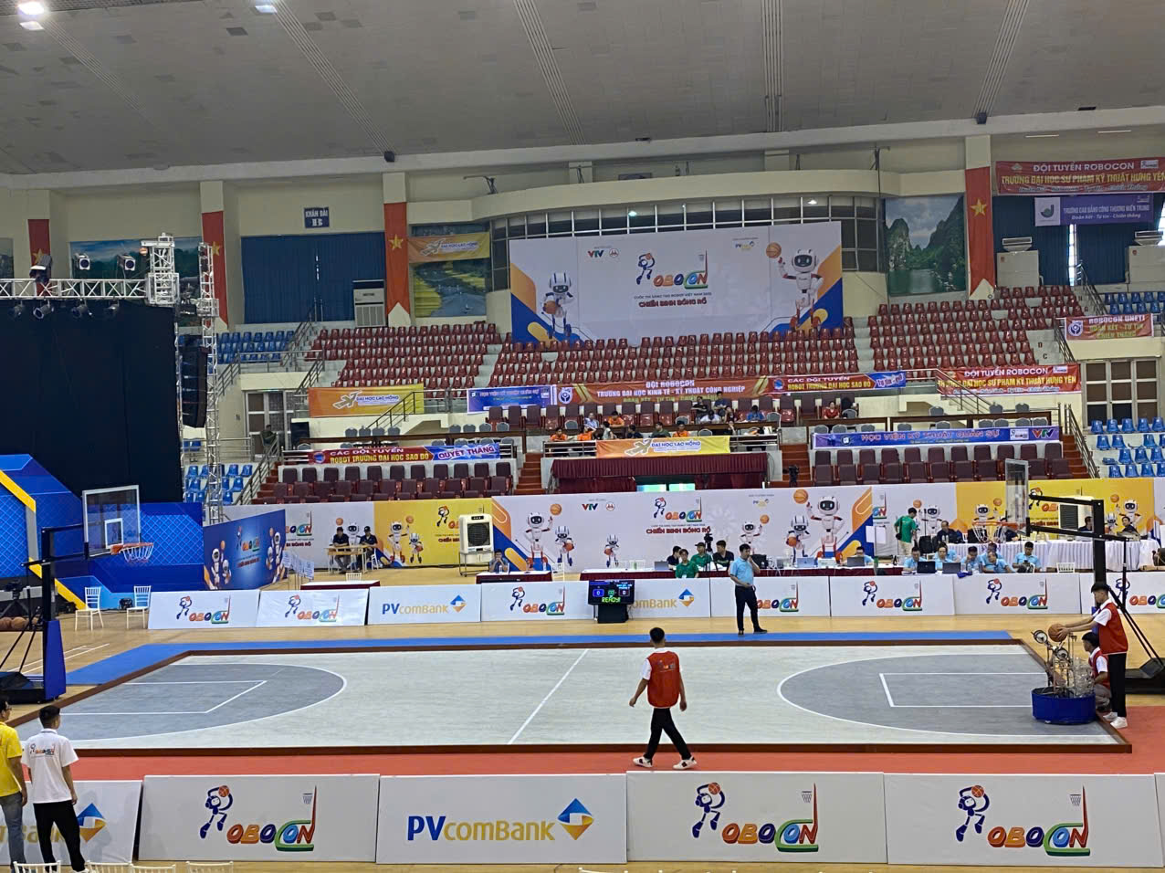 03 đội robocon của Trường Đại học Sao Đỏ xuất sắc lọt vào vòng chung kết toàn quốc