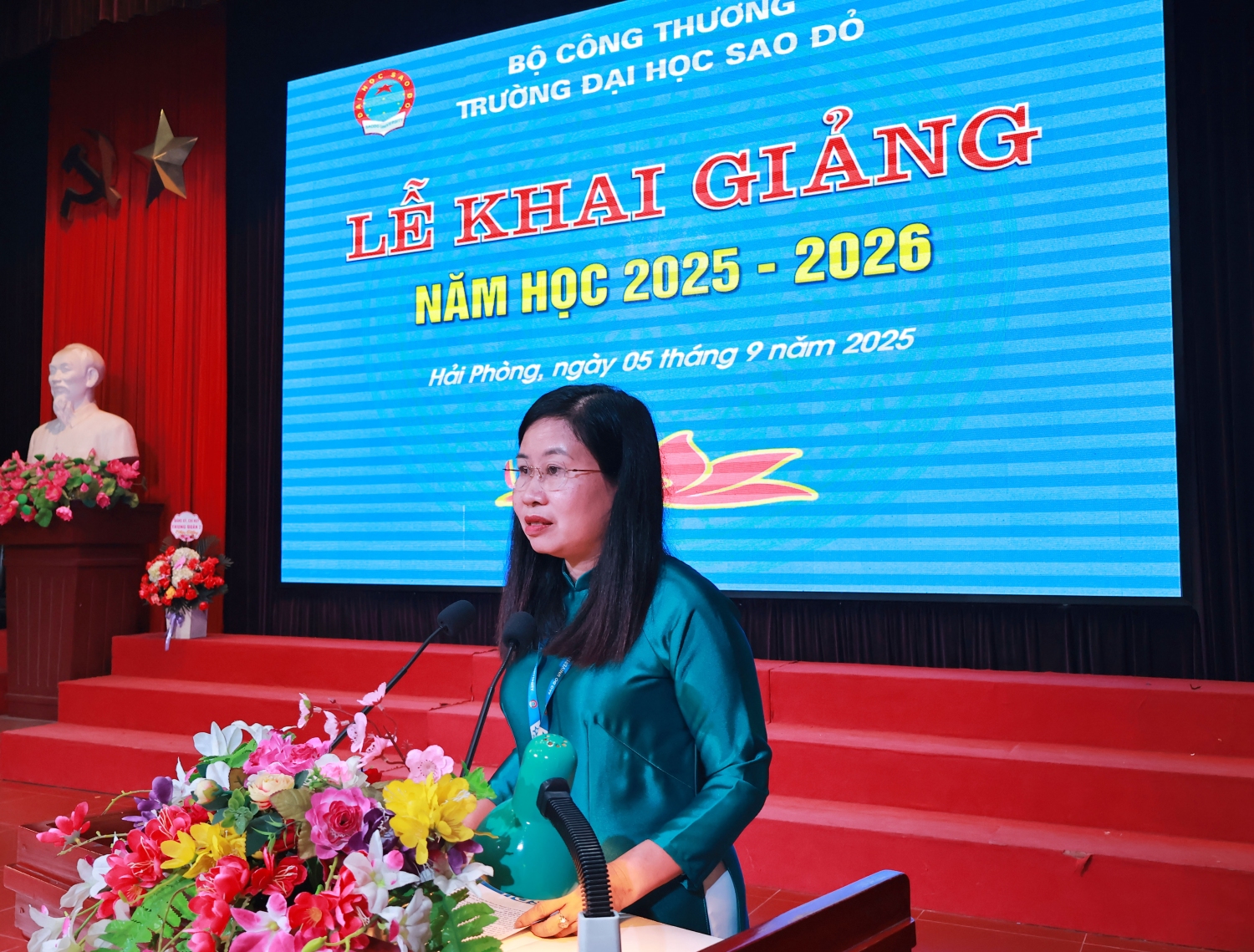 Trường Đại học Sao Đỏ tưng bừng khai giảng năm học 2025-2026